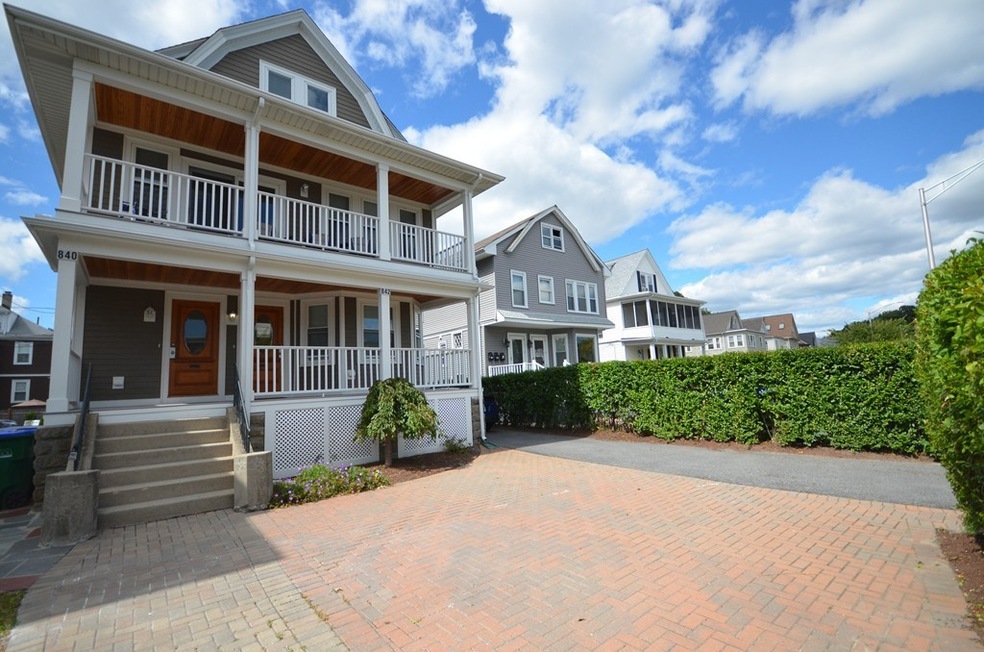 842 Fellsway unit 842, Medford, MA 02155 - photo 1