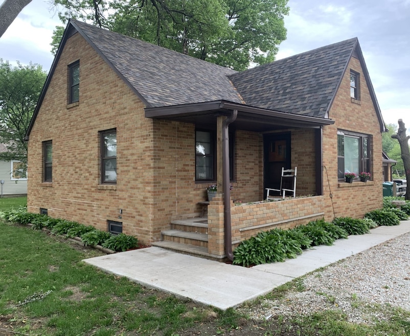 306 Maple St, Oglesby, IL 61348 - photo 1