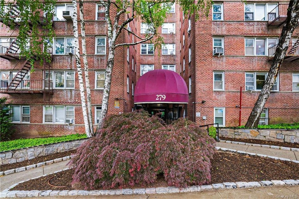 Rosewood unit 2L, Yonkers, NY 10701 - photo 1