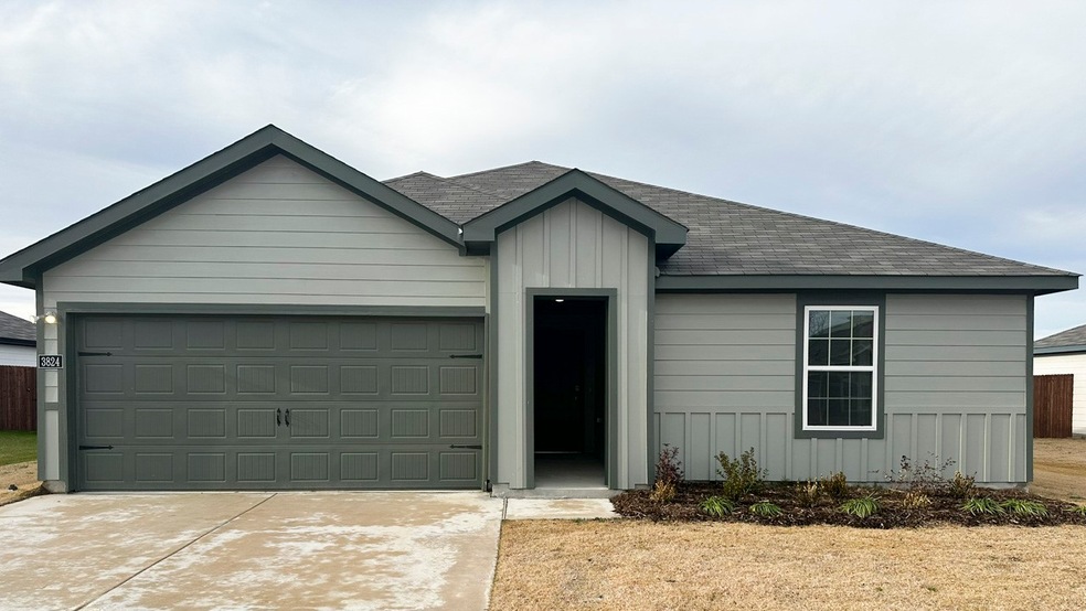 3824 Pilatus Ave, Corsicana, TX 75110 - photo 1