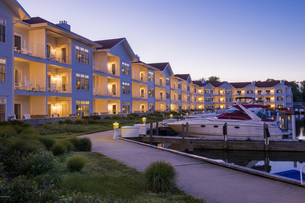 Marina Grand Walkway