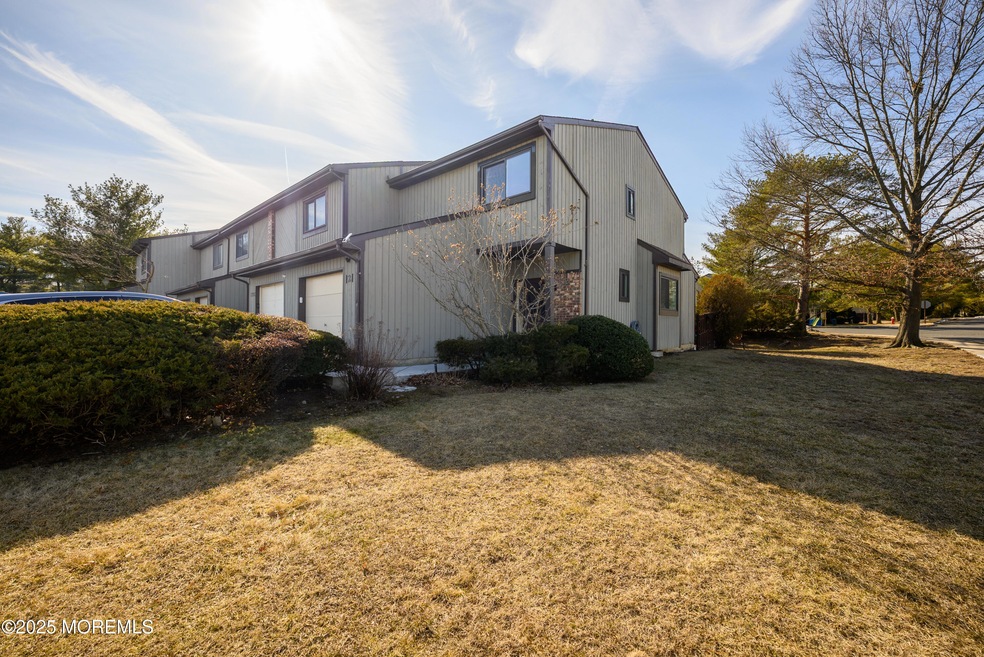 121 Bowne Ct--21