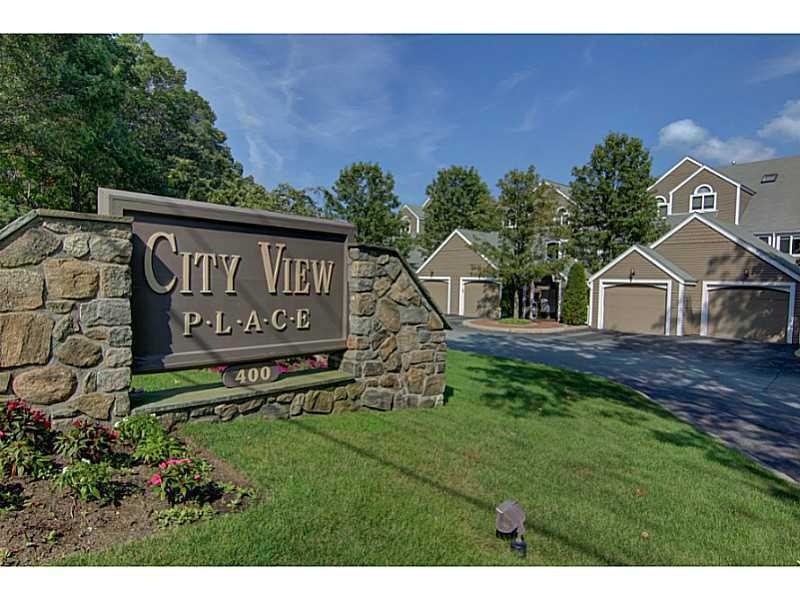 400 Meshanticut Valley Dr unit 15, Cranston, RI 02920 - photo 1