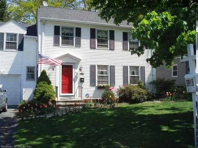 60 Stephana Ln, Waterbury, CT 06710 - photo 1