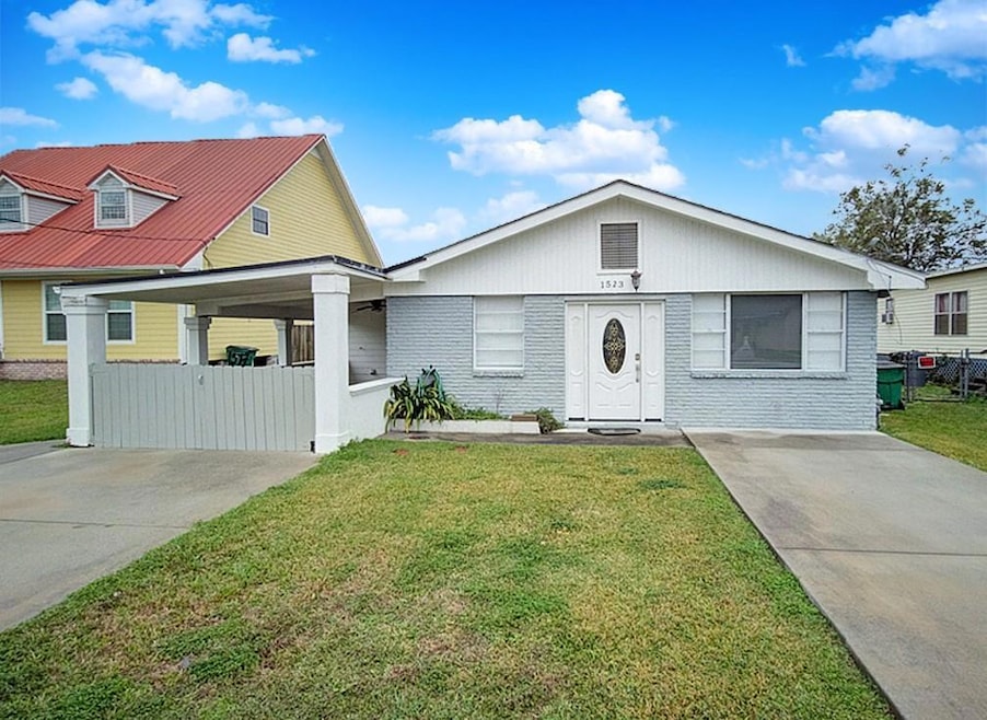 1523 West Dr, Westwego, LA 70094 - photo 1