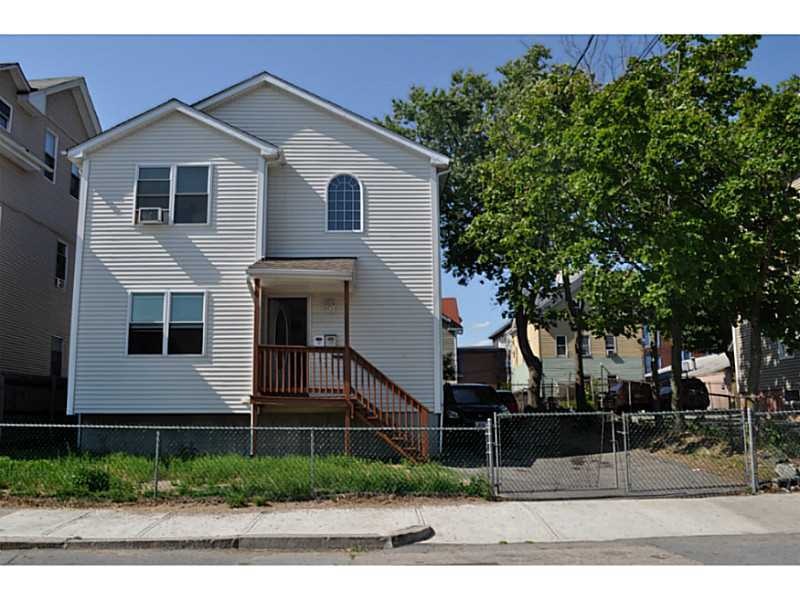 127 Burnett St, Providence, RI 02907 - photo 1