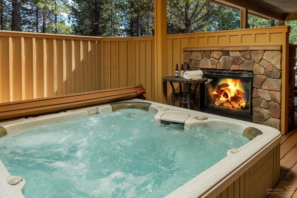 17709 Quelah Ln, Sunriver, OR 97707 - photo 1