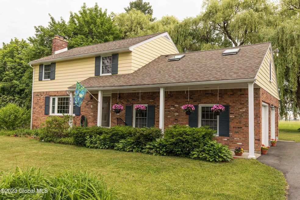 131 Seeley St, Schenectady, NY 12302 - photo 1