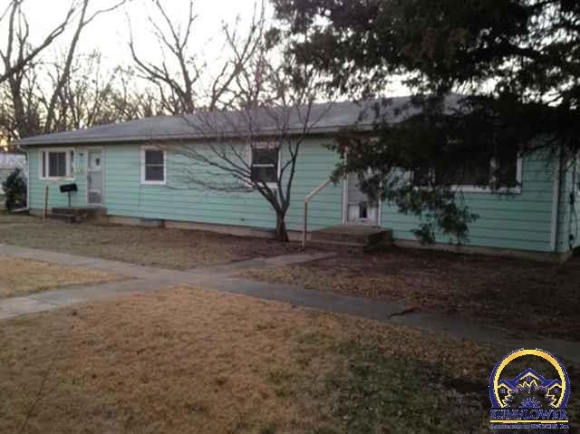 113 SW Roosevelt St, Topeka, KS 66606 - photo 1