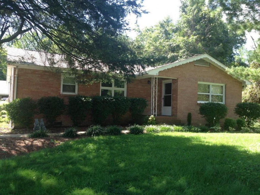 102 Dalewood Dr, Johnson City, TN 37601 - photo 1