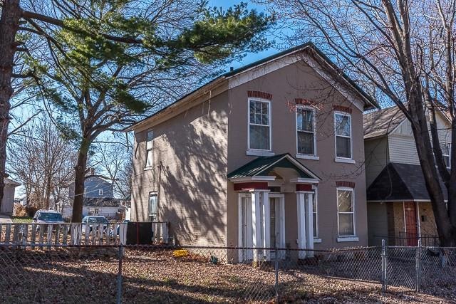 321 Pottawatomie St, Leavenworth, KS 66048 - photo 1