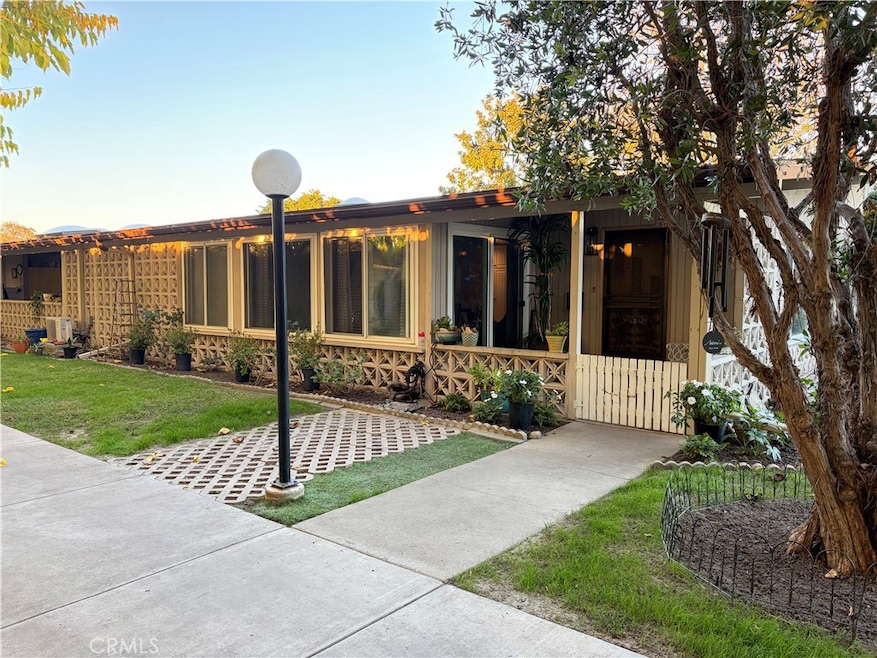 13361 El Dorado Dr M8-201a Dr, Seal Beach, CA 90740 - photo 1