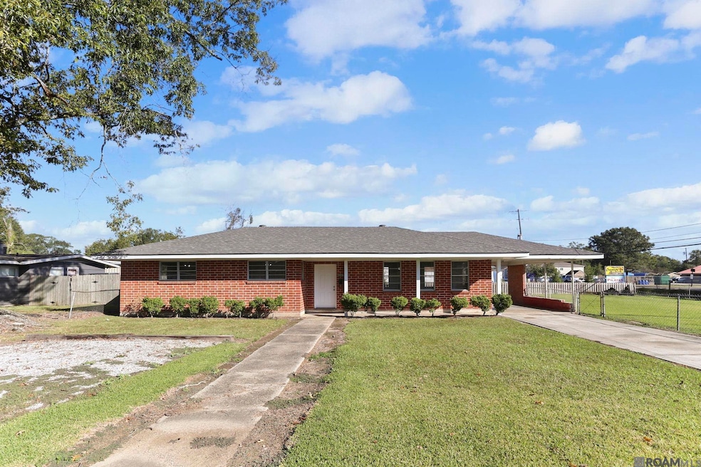 5081 Kennedy Dr, Zachary, LA 70791 - photo 1