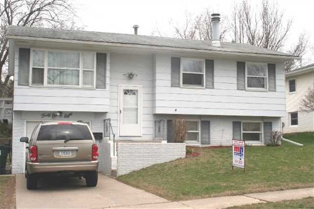 4108 Warren St, Davenport, IA 52806 - photo 1