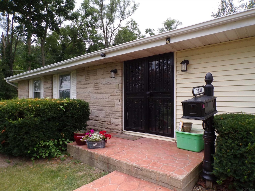 2131 W Pleasant Center Rd, Fort Wayne, IN 46819 - photo 1