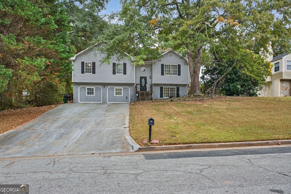 5969 Bretton Woods Dr, Lithonia, GA 30058 - photo 1