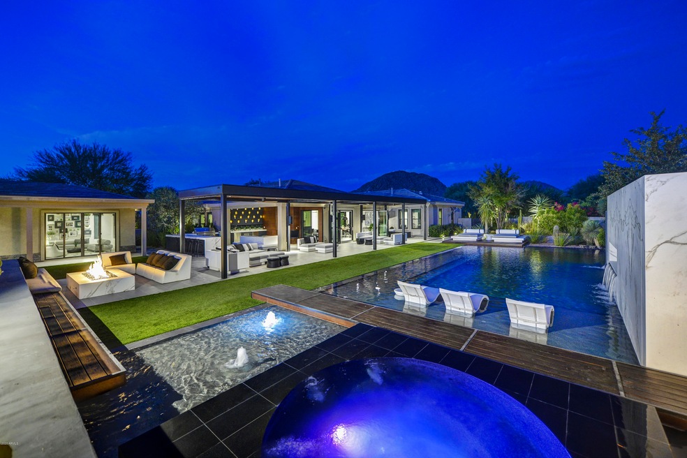001_Resort Living