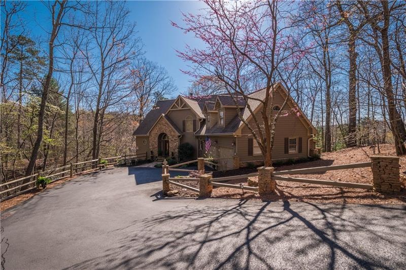 Beautiful Craftsman Style Hardy Plank and Stone ho