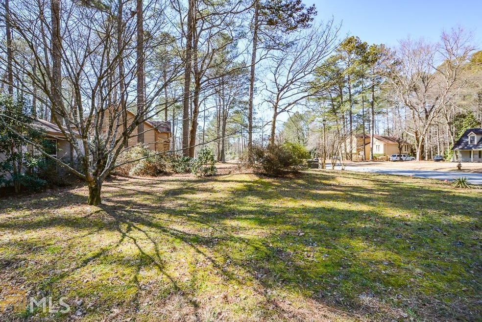 2379 Red Barn Rd SW, Marietta, GA 30064 - photo 1