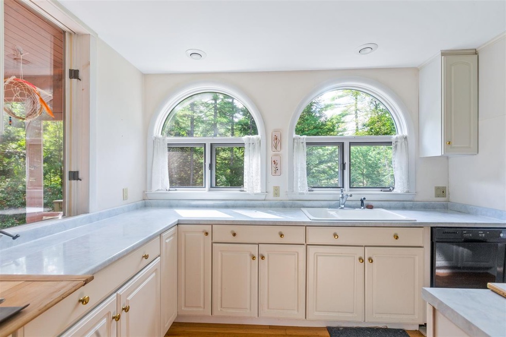 5 Red Fox Crossing, Hillsborough, NH 03244 - photo 1