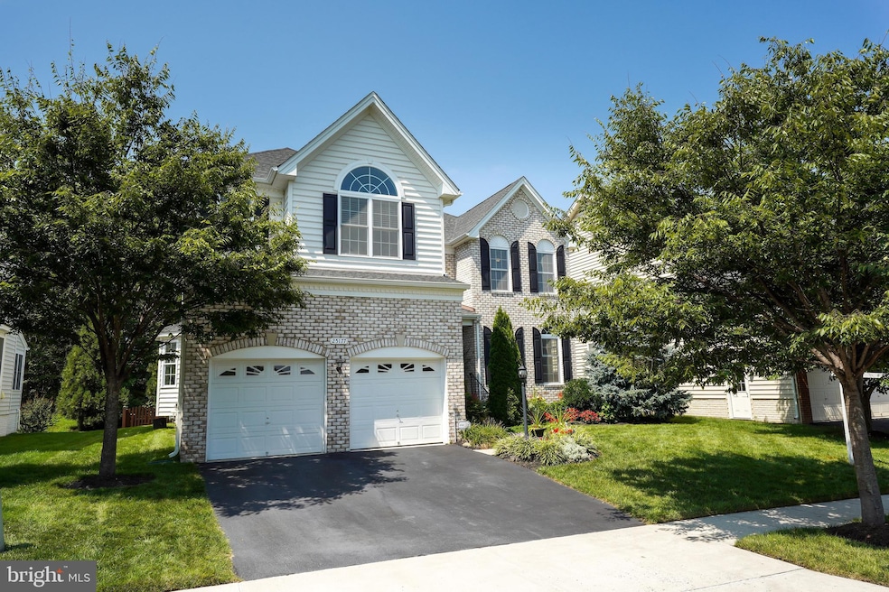 25177 Eisenhower Dr, Chantilly, VA 20152 - photo 1