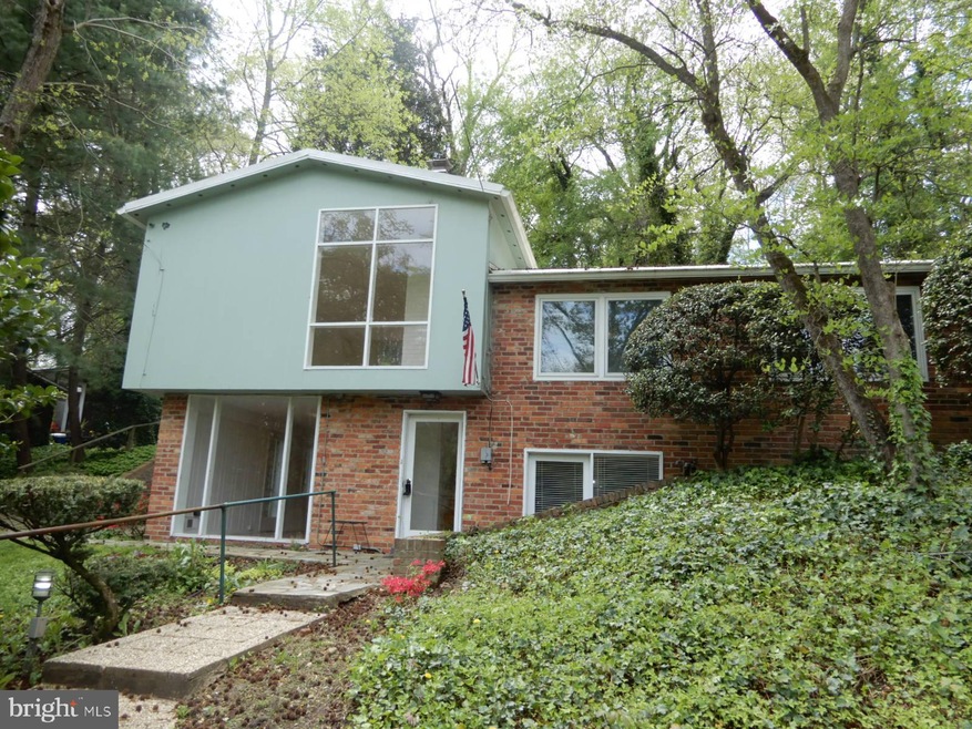 7306 Rippon Rd, Alexandria, VA 22307 - photo 1