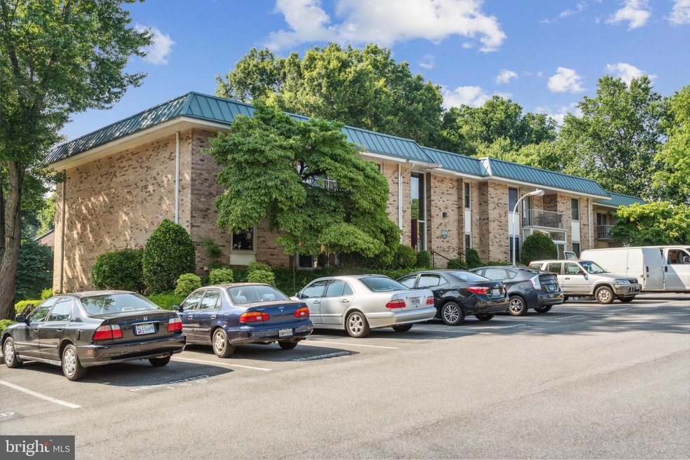 3350 Chiswick Ct unit 572A, Silver Spring, MD 20906 - photo 1