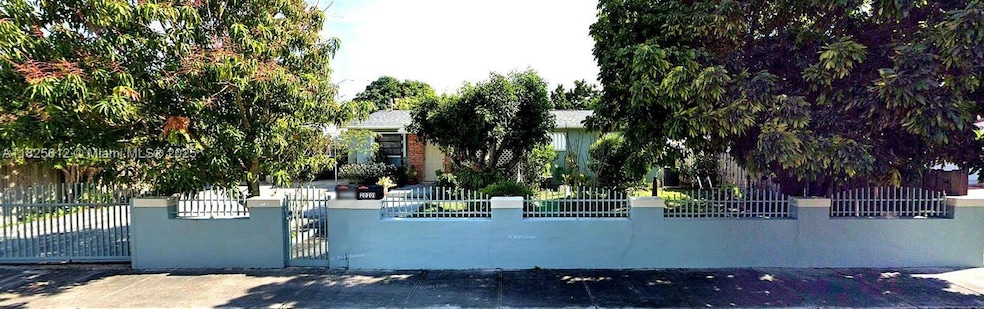 20201 SW 117th Ct, Miami, FL 33177 - photo 1