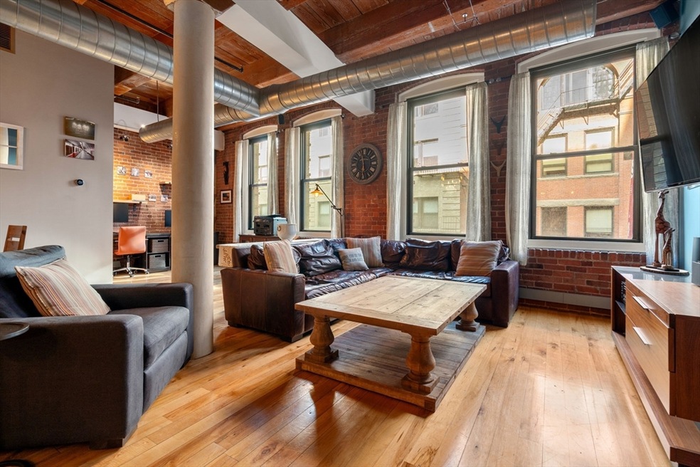 111 Beach St unit 3I, Boston, MA 02111 - photo 1