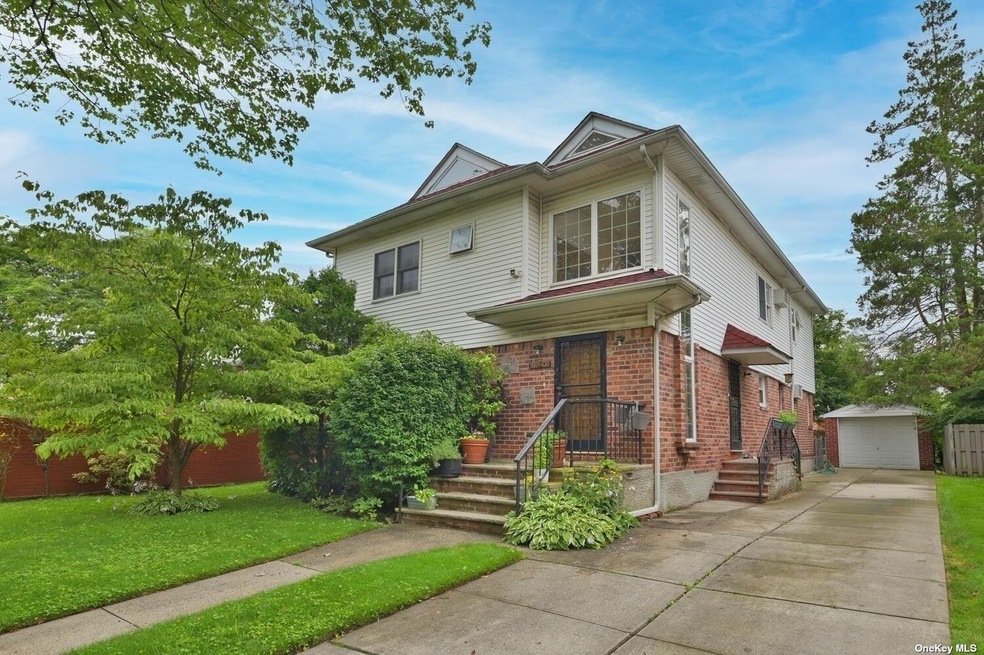 Sold $1,300,000 • Co-Listing Agent