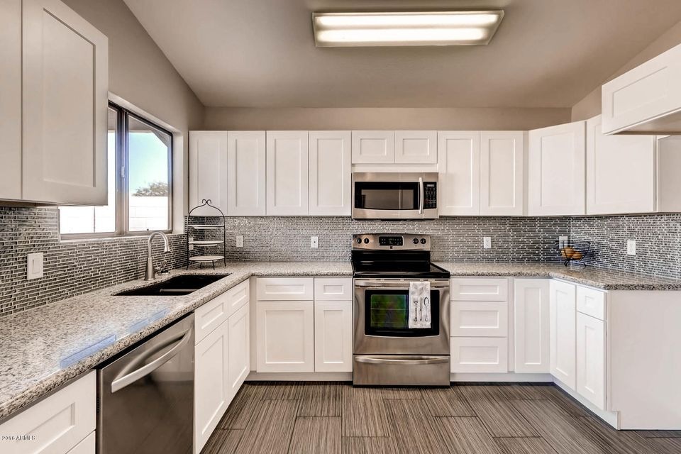 2146 E Robin Ln Phoenix AZ-large-004-12-