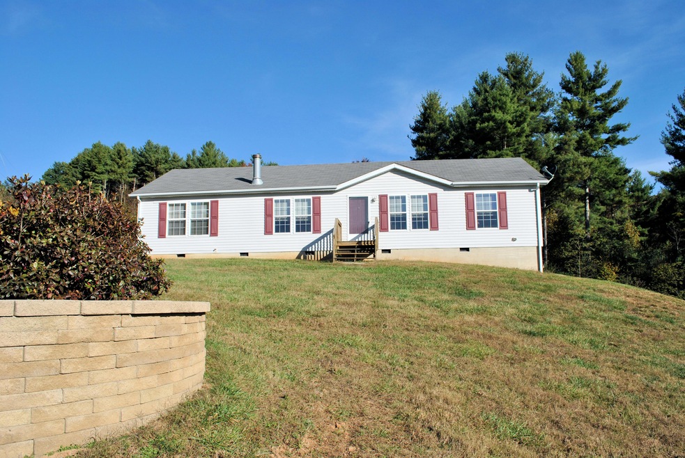Warm & Inviting 3BR, 2BA On 4.63 Acres