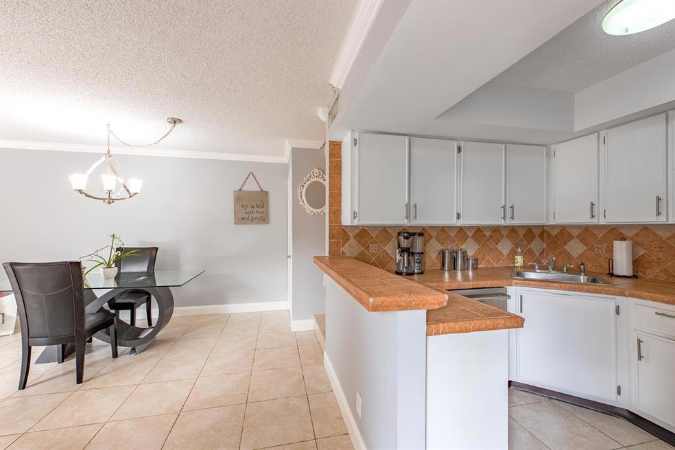 Kitchen & Dining Room