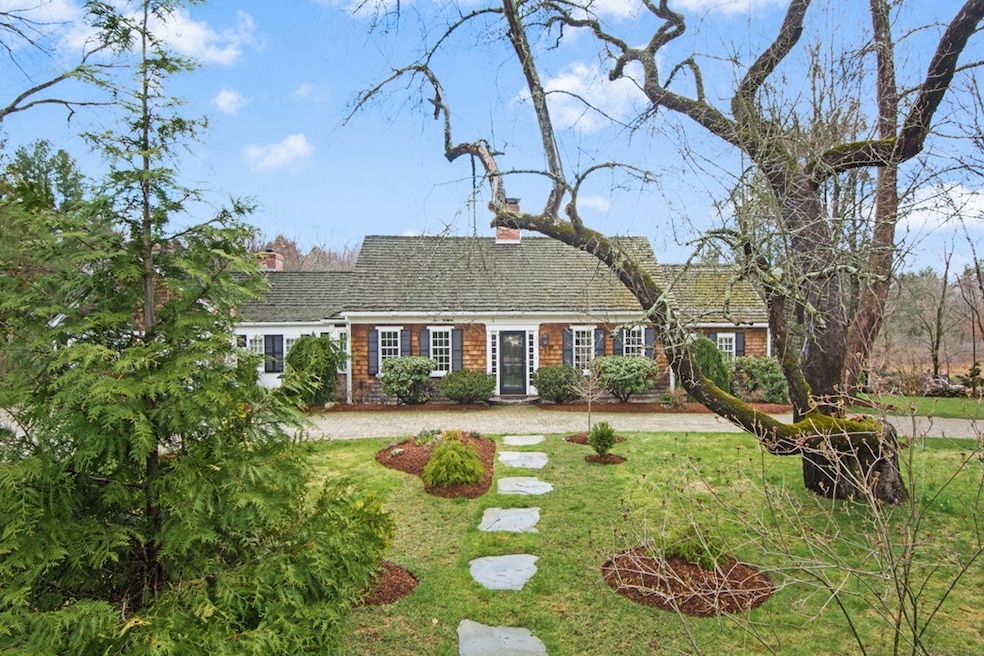 202 Concord Rd, Lincoln, MA 01773 - photo 1