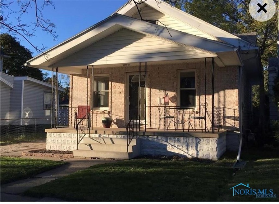 2052 Barrows St, Toledo, OH 43613 - photo 1