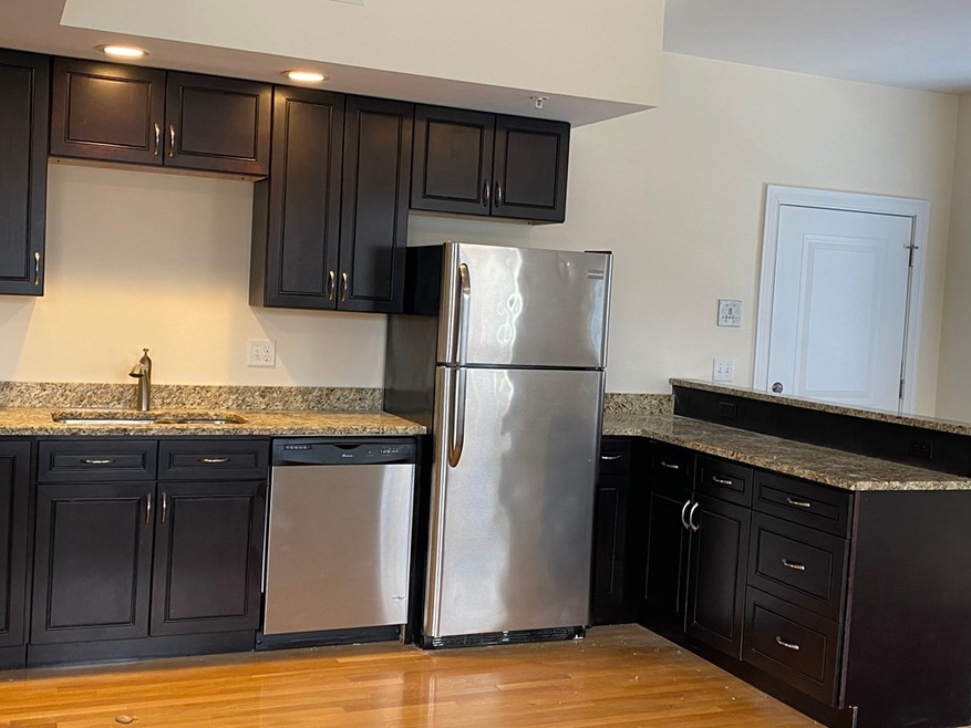 78 Holten St unit 301, Danvers, MA 01923 - photo 1