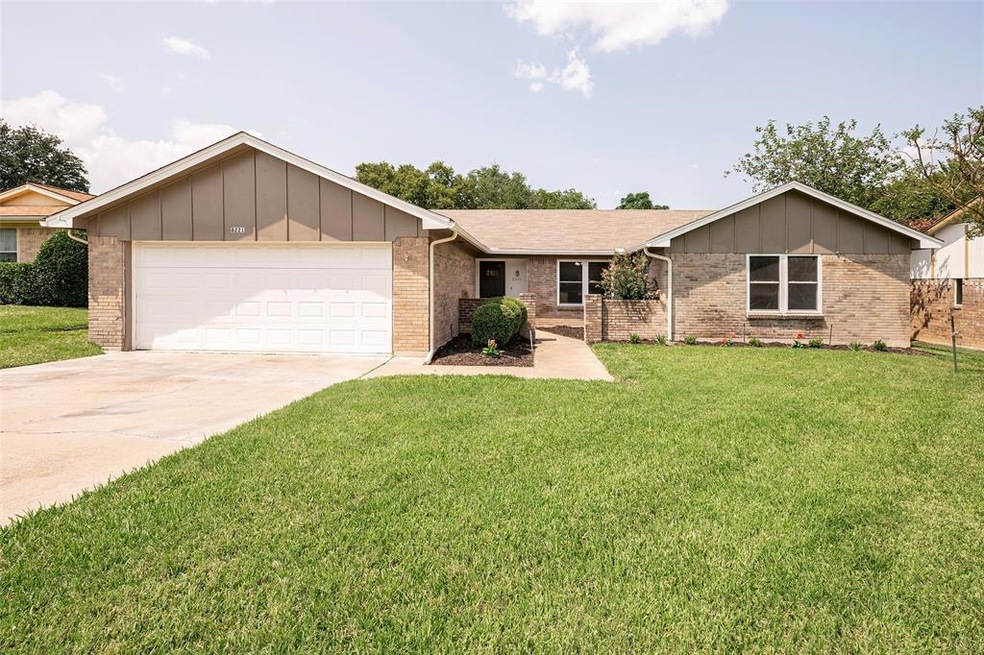 8221 Pearl St, North Richland Hills, TX 76180 - photo 1