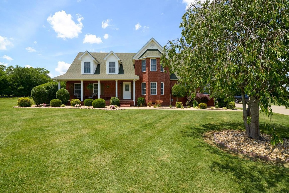 163 Highland Cir, Shelbyville, TN 37160 - photo 1