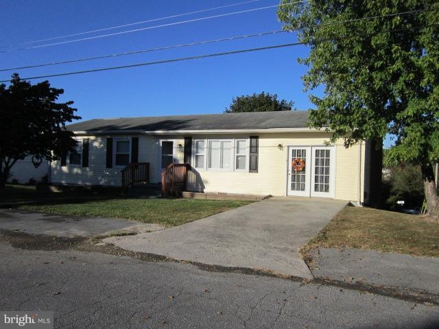 135 Merlin Dr, Inwood, WV 25428 - photo 1