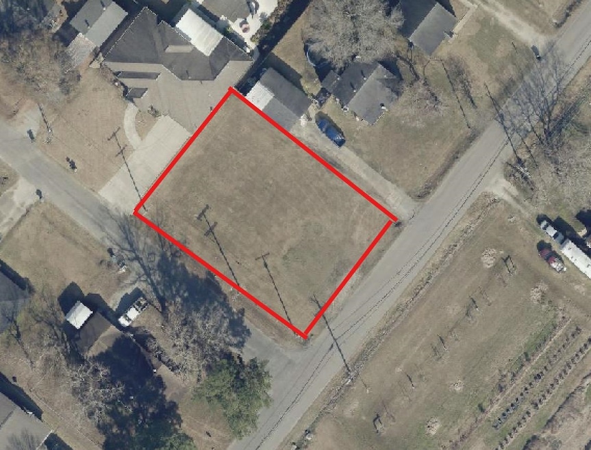 5489 Hogaboom Rd, Groves, TX 77619 - photo 1