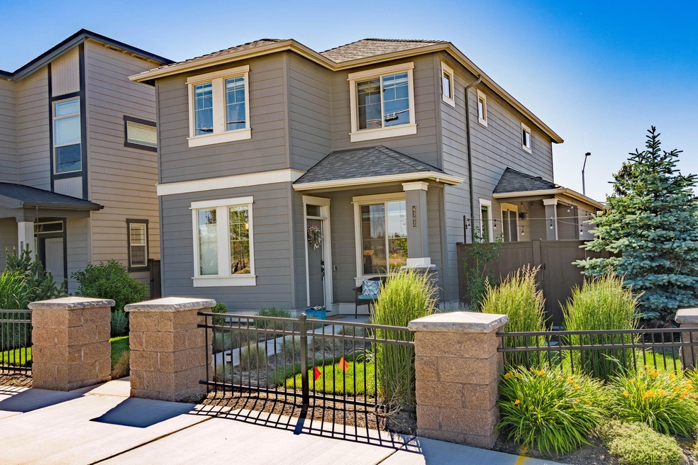 Front-4392 SW Canal
