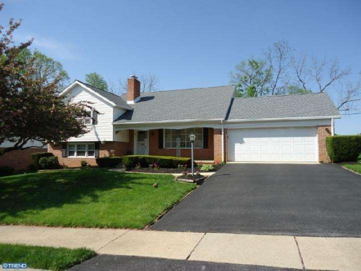 1605 Whitfield Blvd, Reading, PA 19609 - photo 1