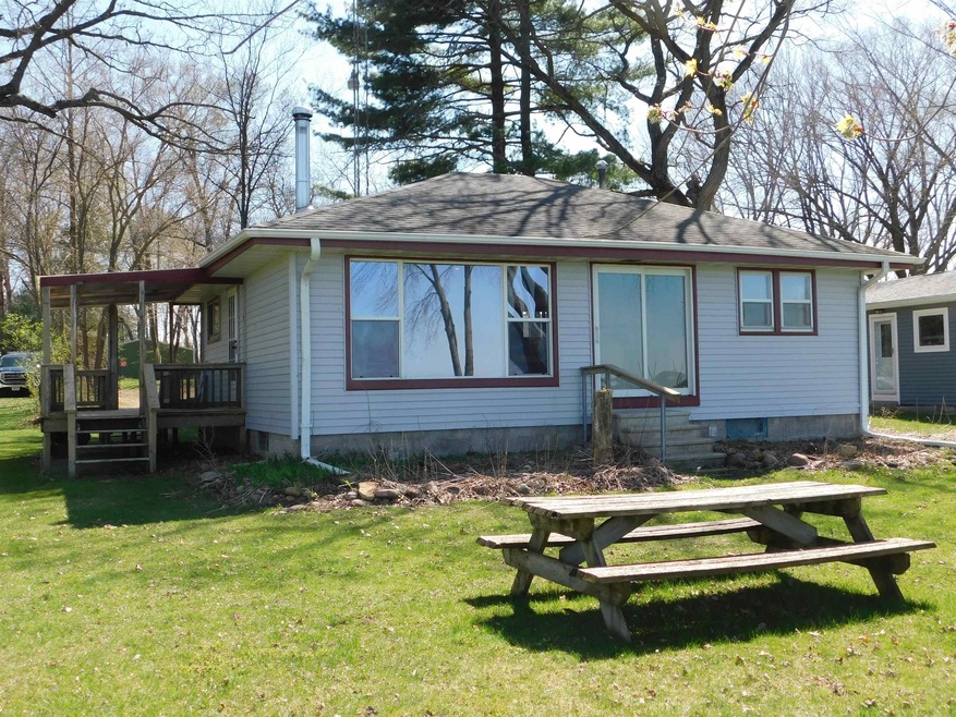 W6612 Puckaway Rd, Markesan, WI 53946