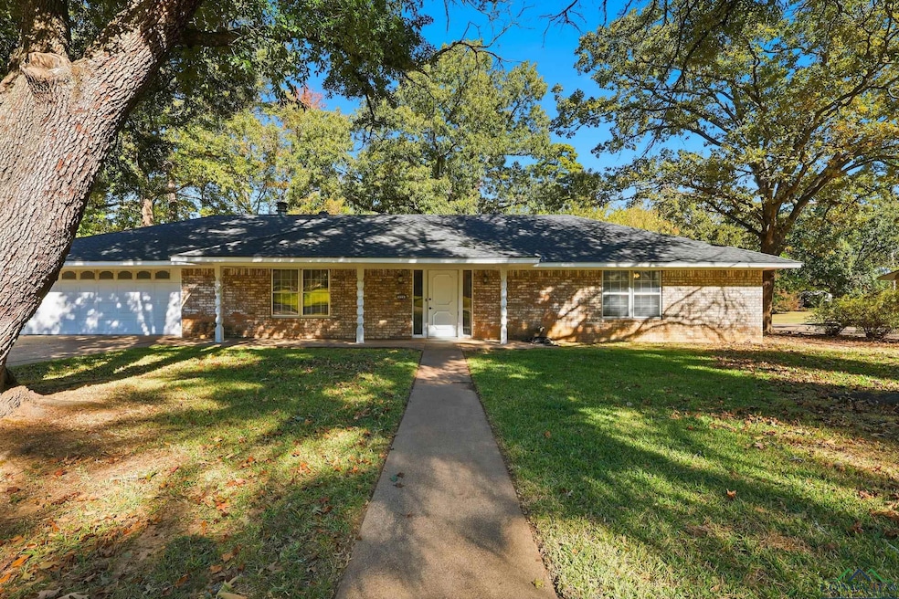 220 Eitelman Ln, Longview, TX 75605 - photo 1