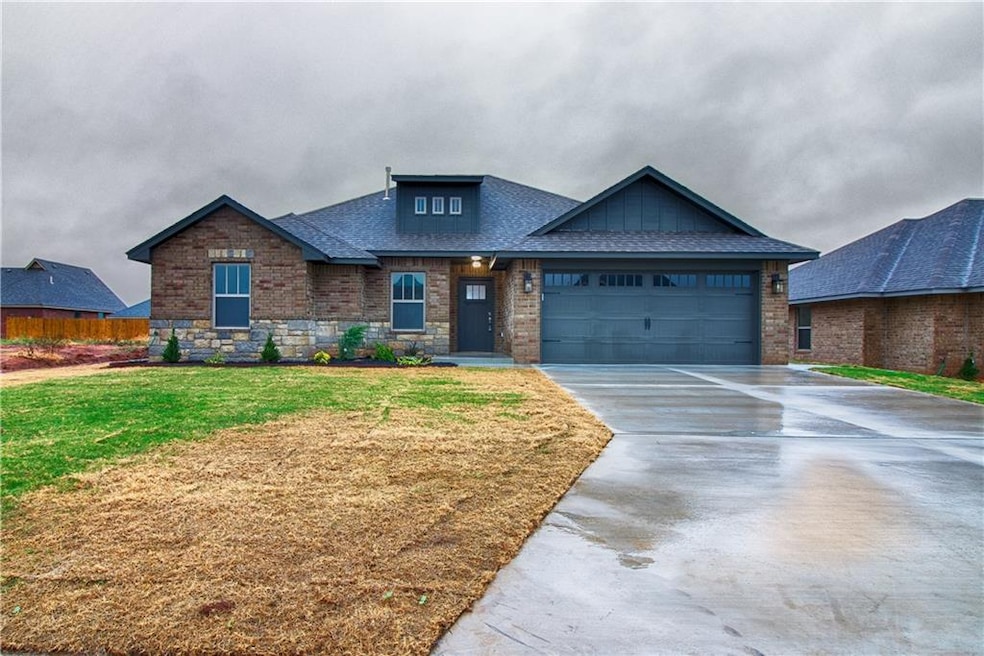 1913 Glenbrook Dr, Shawnee, OK 74804 - photo 1