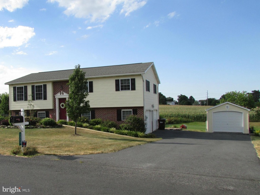 1329 Memory Ln, Chambersburg, PA 17201 - photo 1