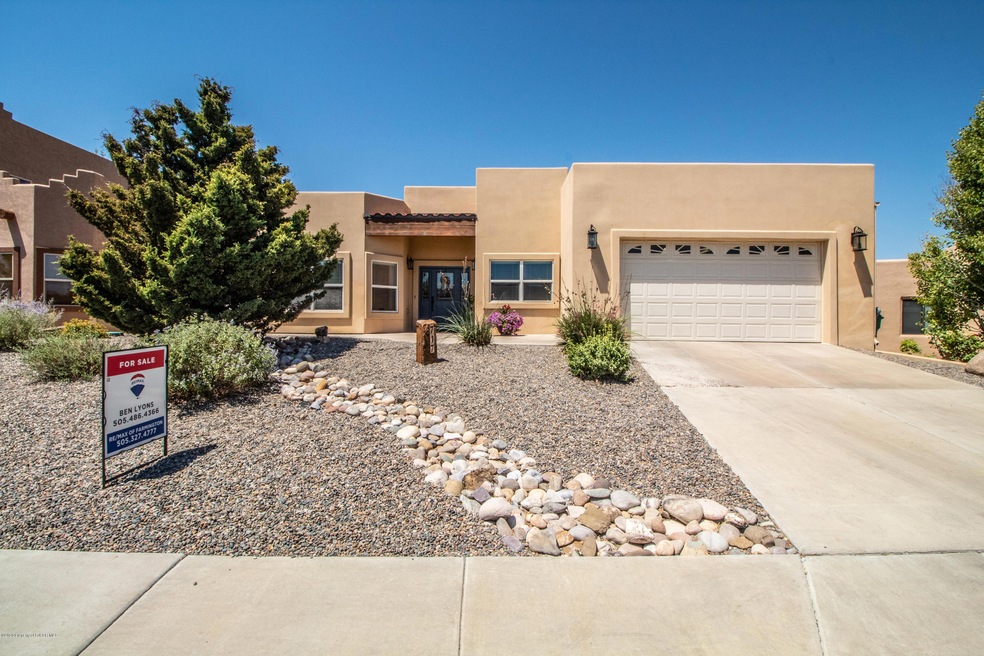 717 Sunrise Ct, Farmington, NM 87401 - photo 1