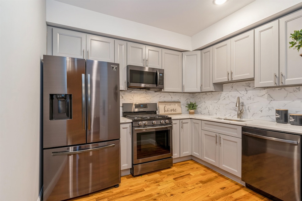 725 Sip St unit 306, Union City, NJ 07087 - photo 1