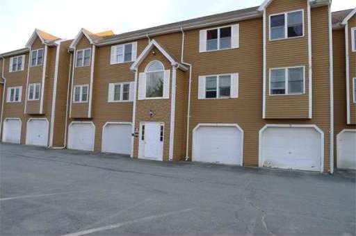 64 Tennis Plaza Rd unit 14, Dracut, MA 01826 - photo 1