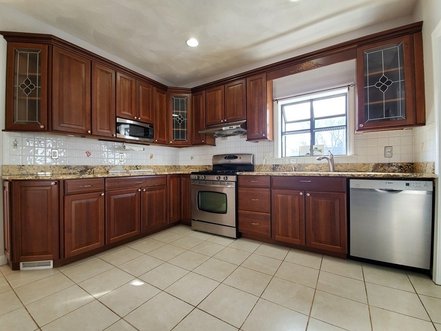 35 Belle Ave unit 2, Lynn, MA 01905 - photo 1